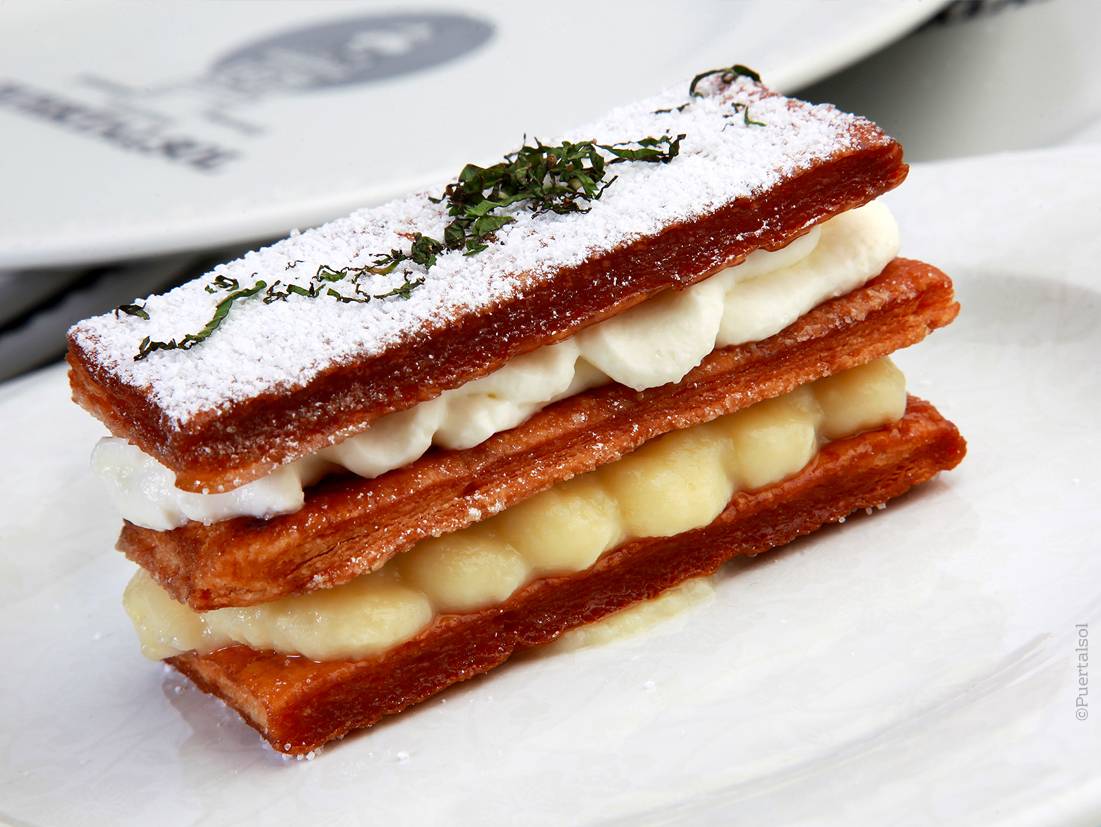 Millefeuille filled with cream